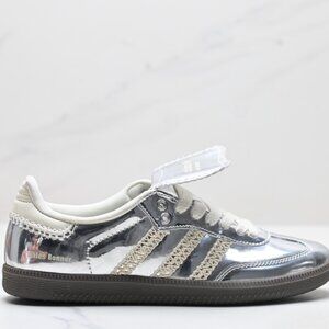 🌹🌹silver adidas x wales bonner sambas💕💕